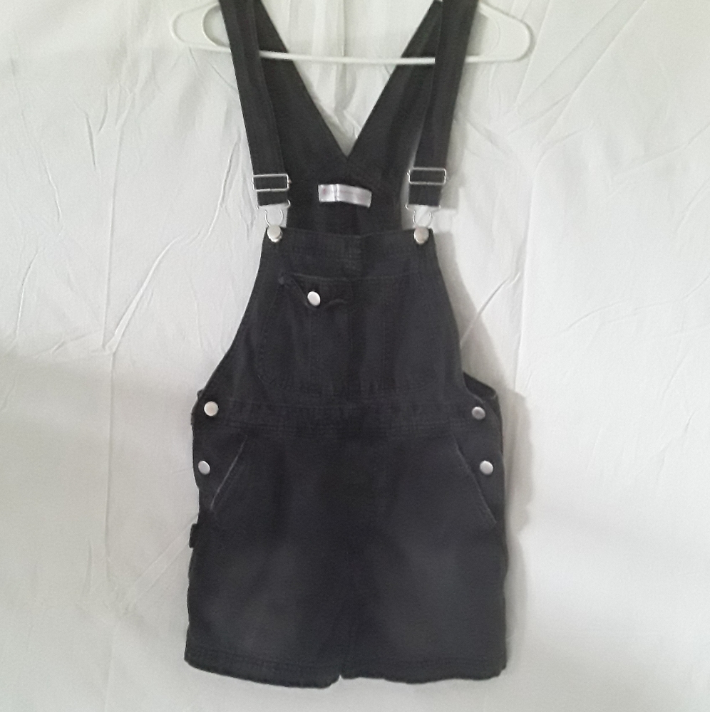 No Boundaries teen medium black denim overall shorts